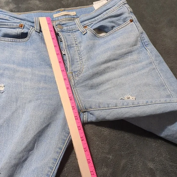 Levis Womens Wedgie Straight Crop Denim distresed Jeans size 30 High Rise Mom - Picture 8 of 9